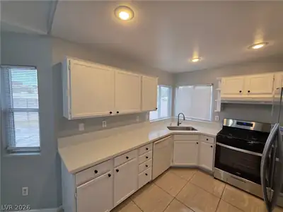 5843 BERRY HILL . Kitchen