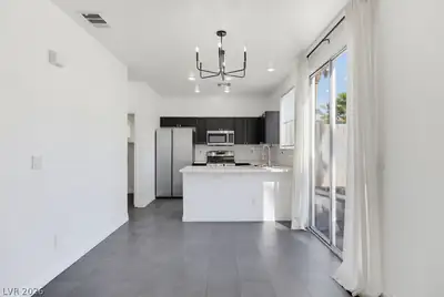 1079 Country Skies Avenue Dining Area
