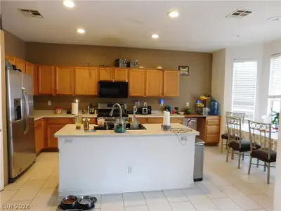 4928 Dancing Lights Avenue Kitchen