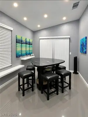 2005 Madagascar Lane Dining Area