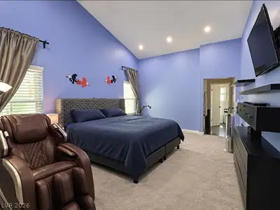 2005 Madagascar Lane Primary Bedroom