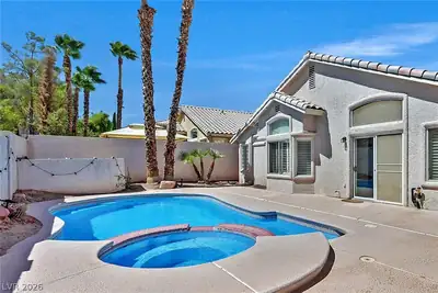 9413 Mountainair Avenue Pool