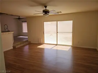 9763 Shadymill Ave Avenue Living Room