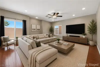 5158 Gilleran Avenue Living Room