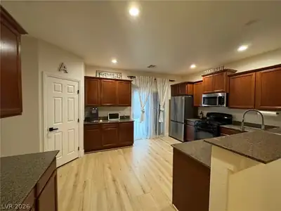 5037 Lower Falls Court Kitchen