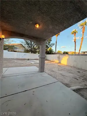 5152 Silhouette Avenue Patio