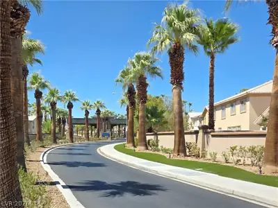 4709 Stavanger Lane Entry