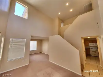 5652 Bonds Flat Street Entrance Foyer