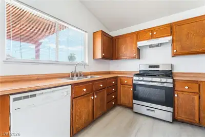 1909 Plumas Court Kitchen