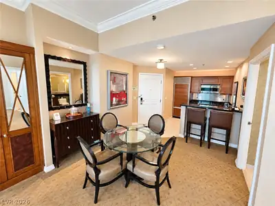 135 East Harmon Avenue 3320, Las Vegas, NV 89109 Dining Area