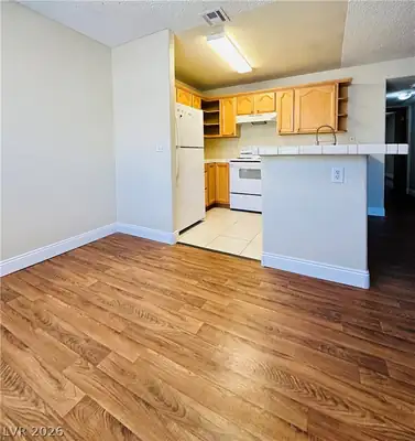 2977 Juniper Hills Boulevard 203 Kitchen