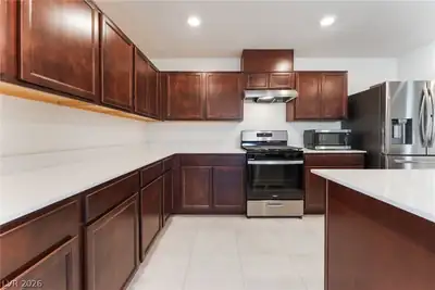 10807 Power Hike Avenue Kitchen