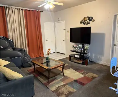 5162 South Jones Boulevard 104 Living Room
