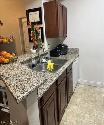 5162 South Jones Boulevard 104 Kitchen