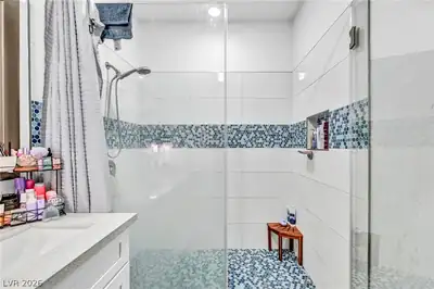 5525 West Flamingo Road 1021 Primary Bathroom