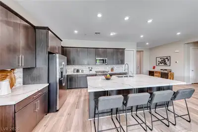 109 Reverie Heights Avenue Kitchen