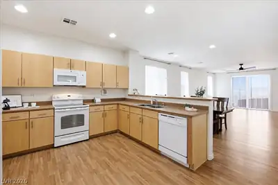 7119 Flagstaff Ranch Street Kitchen