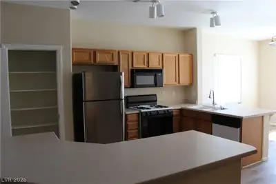 10952 Harvest Hill Lane Kitchen