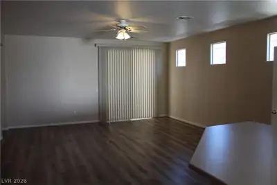 10952 Harvest Hill Lane Living Room