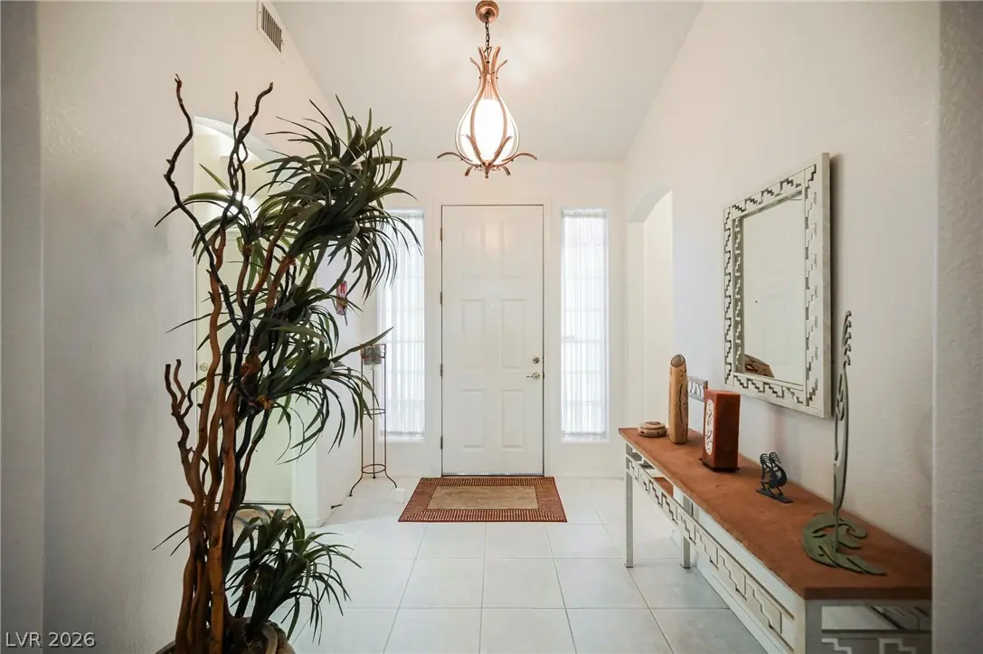 8636 Highland View Avenue
