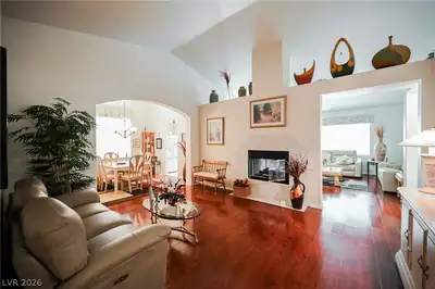8636 Highland View Avenue Living Room