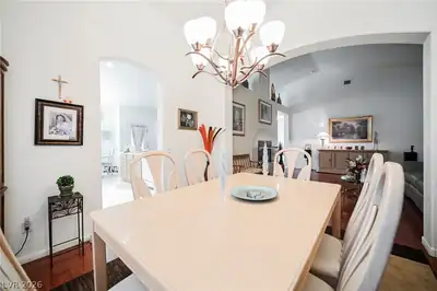 8636 Highland View Avenue Dining Area