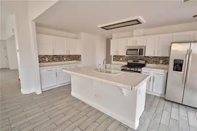 8048 Kentshire Drive Kitchen