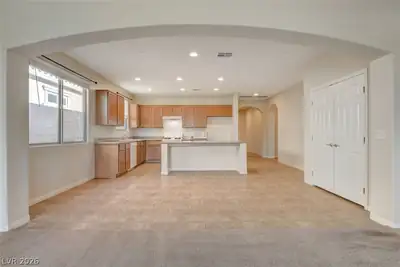484 Punto Vallata Drive Kitchen
