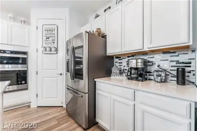 9985 Blackbark Court Kitchen