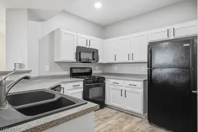 5855 Valley Drive 2163, North Las Vegas, NV 89031 Kitchen