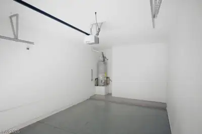 5855 Valley Drive 2163, North Las Vegas, NV 89031 Garage