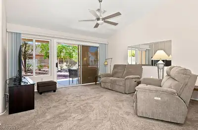 2513 Sungold Drive Living Room