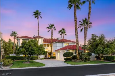 8901 Robinson Ridge Drive Las Vegas, NV 89117
