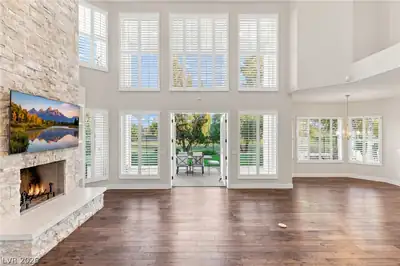 8901 Robinson Ridge Drive Living Room