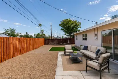 5901 Shawnee Avenue Patio