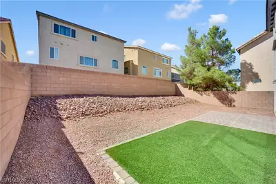 9747 Hawk Crest Street Yard