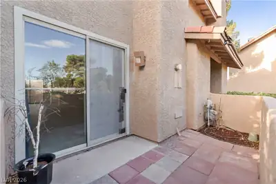 3357 Narod Street Patio