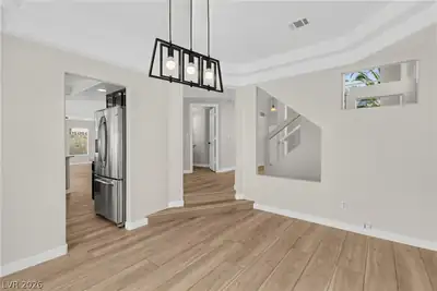 8501 Copper Mine Avenue Dining Area