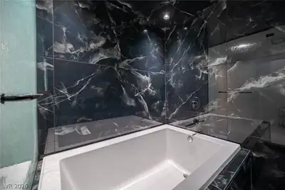 3139 Regal Oak Drive Primary Bathroom