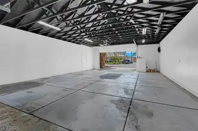 9415 Westwind Road Garage