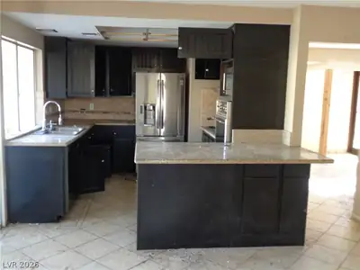 2910 boise Street Kitchen