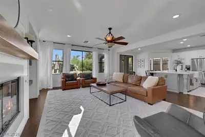 915 Via Canale Drive Living Room