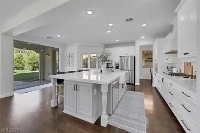 915 Via Canale Drive Kitchen