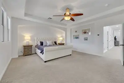 915 Via Canale Drive Bedroom