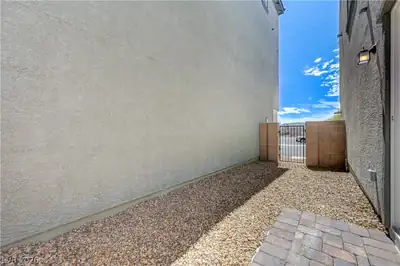 4756 Parkarbor Avenue Yard