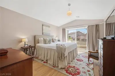 1701 Drifters Peak Street Bedroom