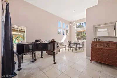 1701 Drifters Peak Street Living Room