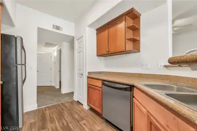 4400 South Jones Boulevard 1057 Kitchen