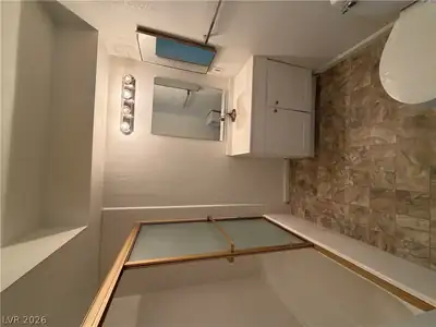 1404 SANTA MARGARITA Street A Bathroom