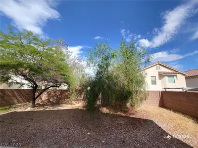6142 Novelty Street Yard